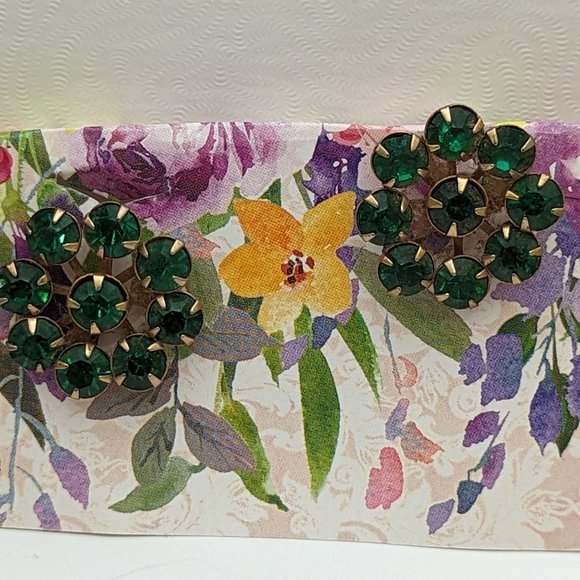 Antique Screw on Green Crystals Prong Set of Quality Made Earrings Gold Plate - Picture 12 of 13